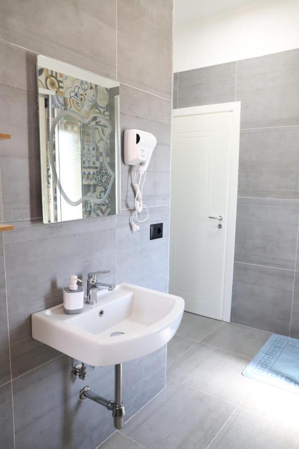 דורס Tea Residence, Gjiri I Lalzit Apartments מראה חיצוני תמונה