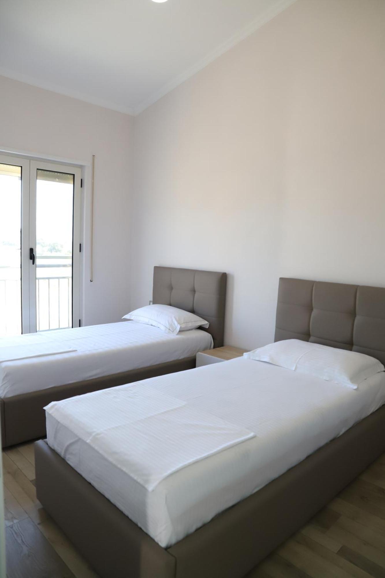 דורס Tea Residence, Gjiri I Lalzit Apartments מראה חיצוני תמונה